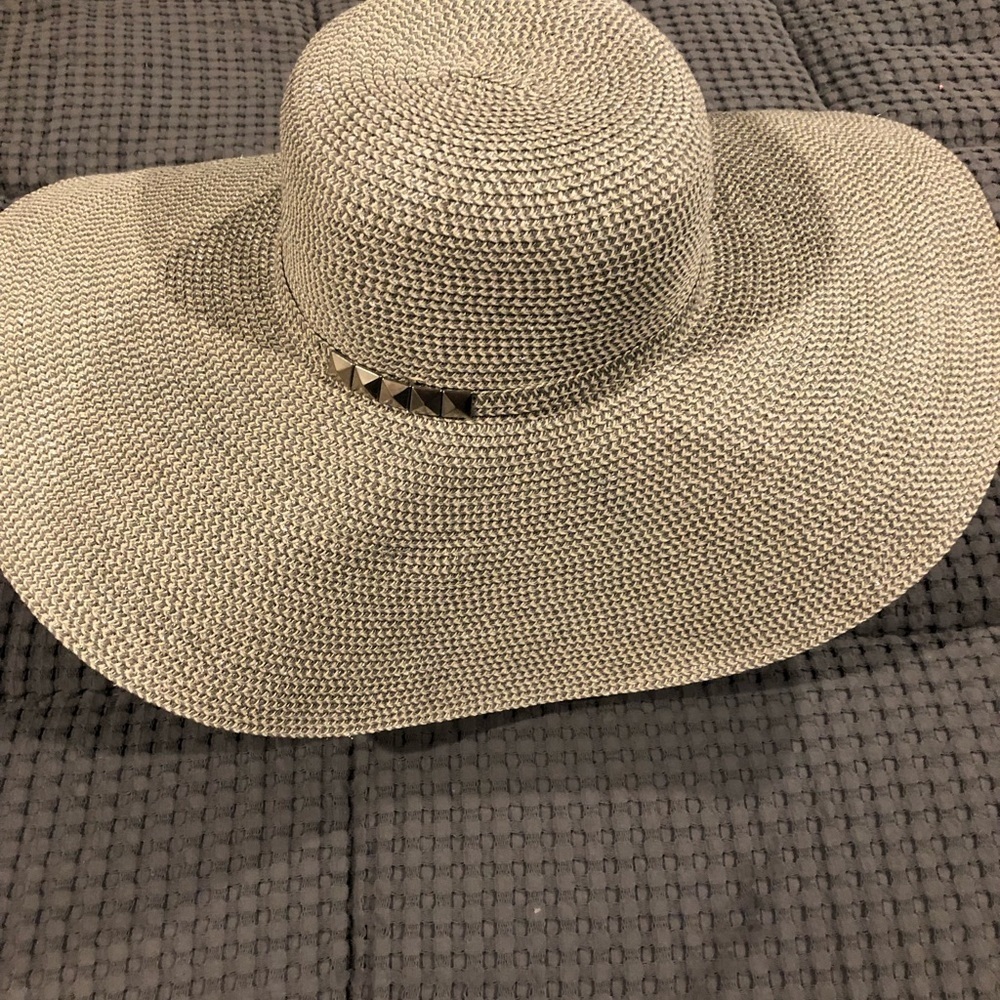 Apt. 9 Sun hat floppy Shimmery Beige